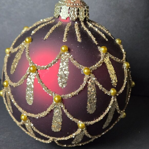 Frontgate Burgundy Glass Christmas Ornament 4" Gold Glitter Beaded Scallop - Picture 3 of 8